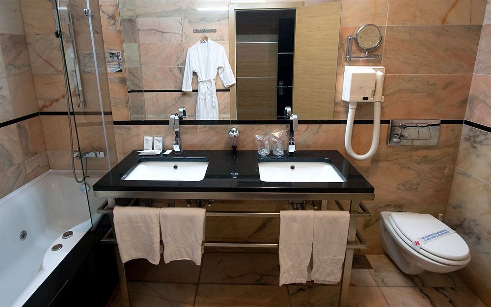 Split 4* Podstrana